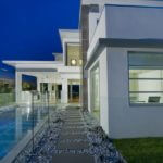 Attractive Glass Pool Fencing for Home
